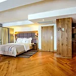 Готель Bristol Tradition And Luxury Ряшів