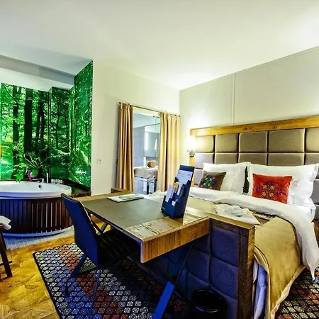 Готель Bristol Tradition And Luxury