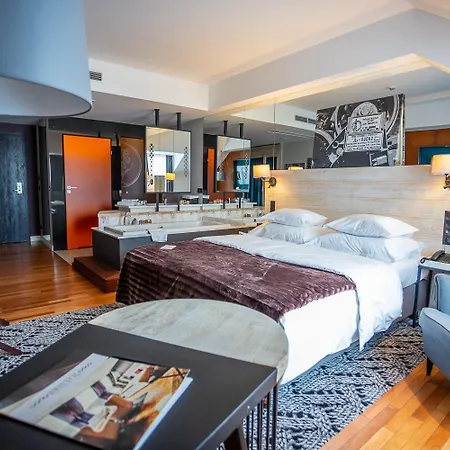 Bristol Tradition And Luxury ホテル 5*