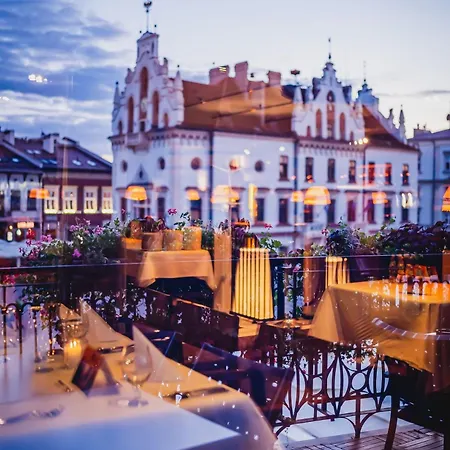 Bristol Tradition And Luxury Готель