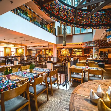 Готель Bristol Tradition And Luxury