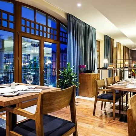 Bristol Tradition And Luxury ジェシュフ