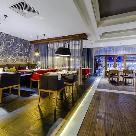 Готель Bristol Tradition And Luxury Ряшів
