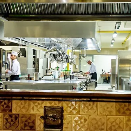 Готель Bristol Tradition And Luxury 5*