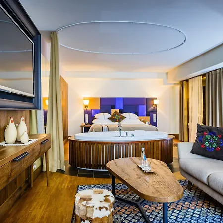 Отель Bristol Tradition And Luxury