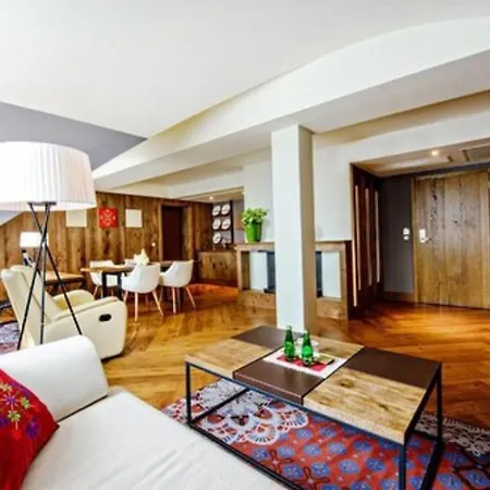 Отель Bristol Tradition And Luxury